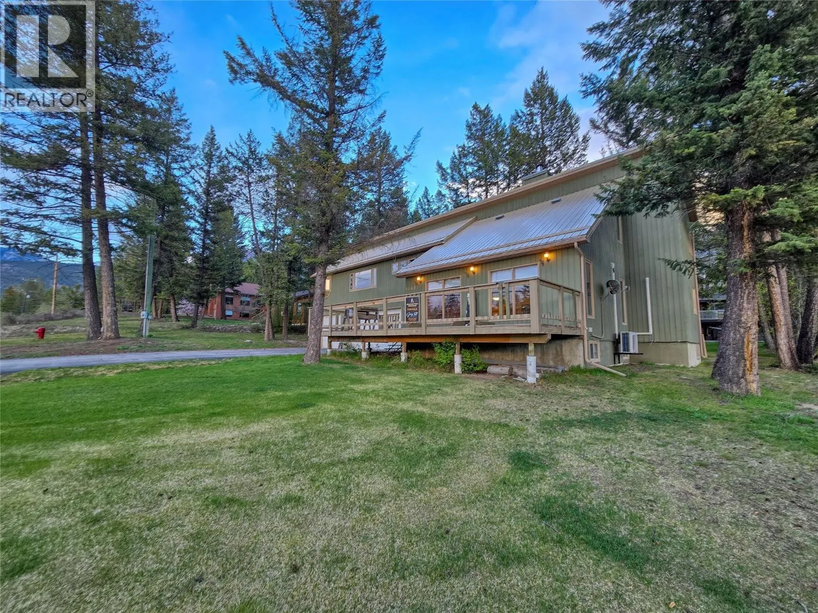 5162 COLUMBIA RIVER Road