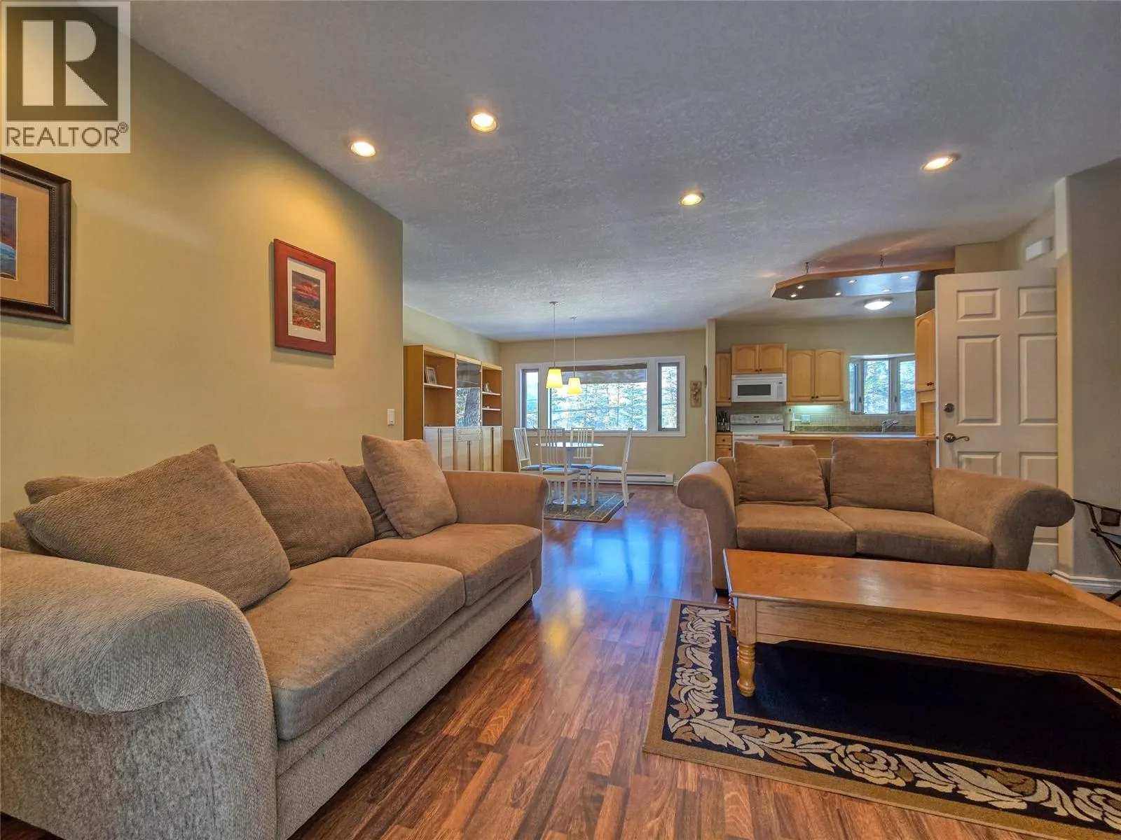 5162 COLUMBIA RIVER Road