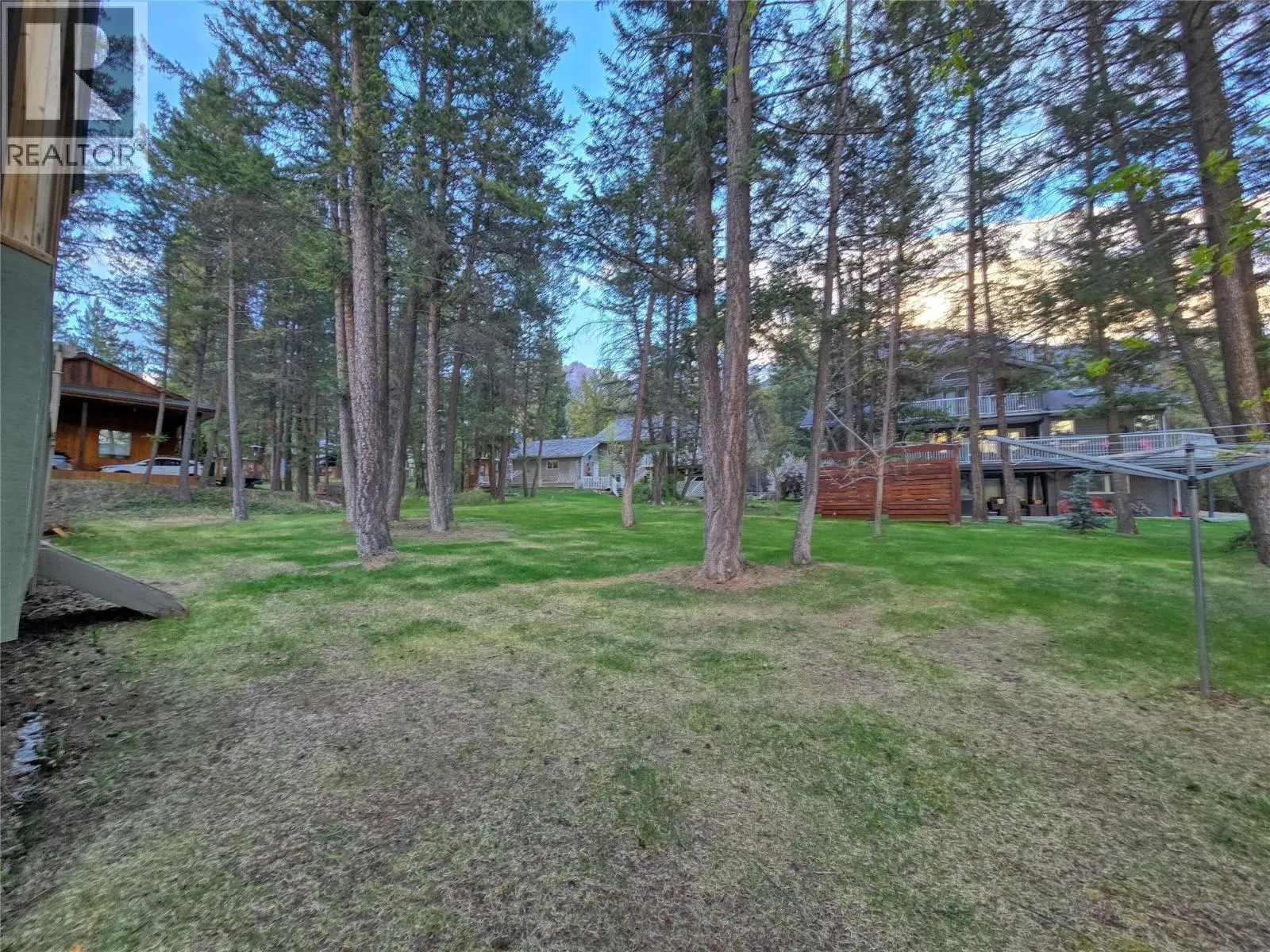 5162 COLUMBIA RIVER Road