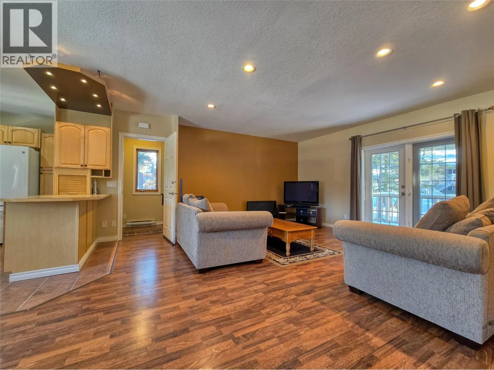 5162 COLUMBIA RIVER Road