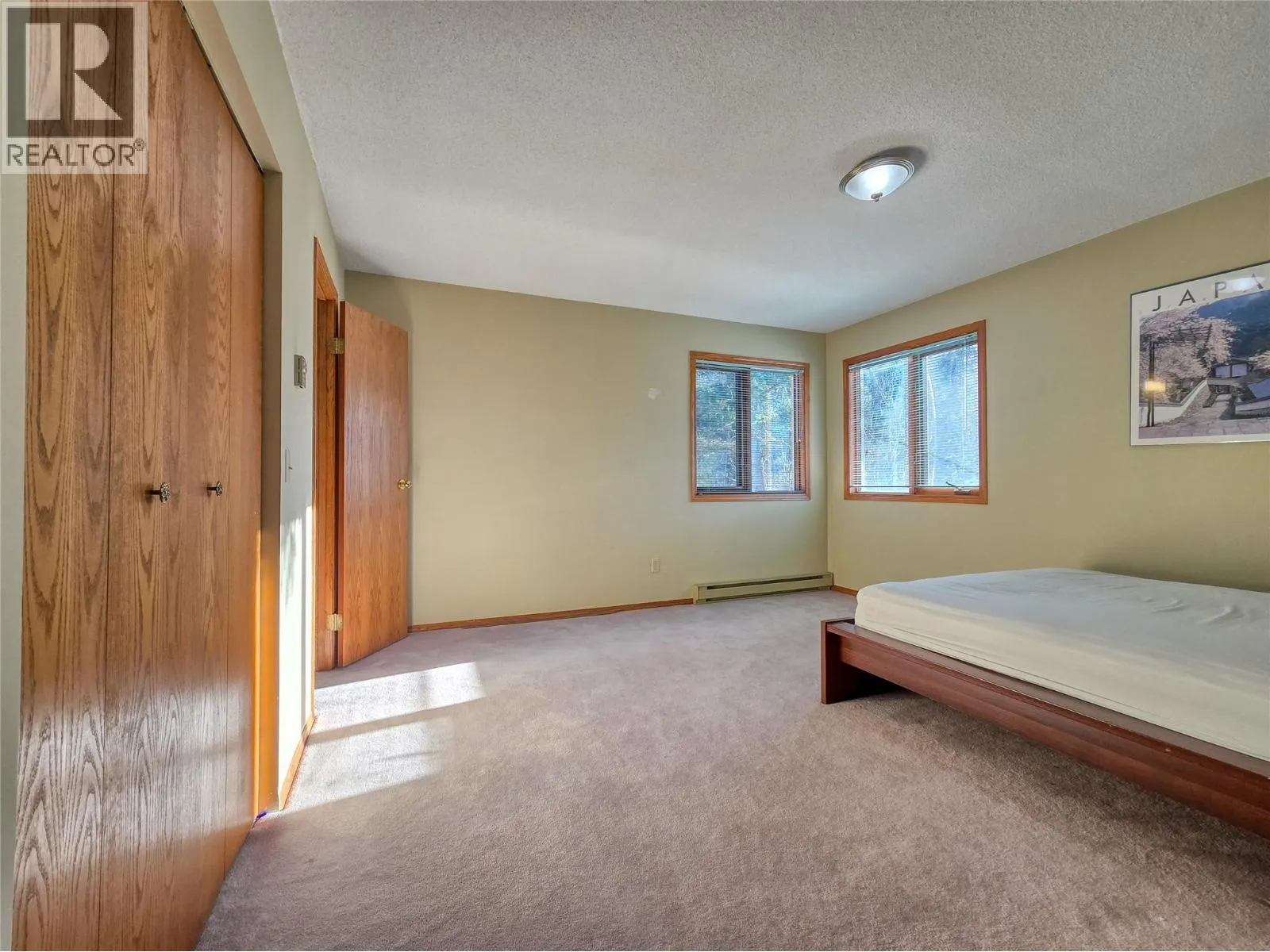 5162 COLUMBIA RIVER Road
