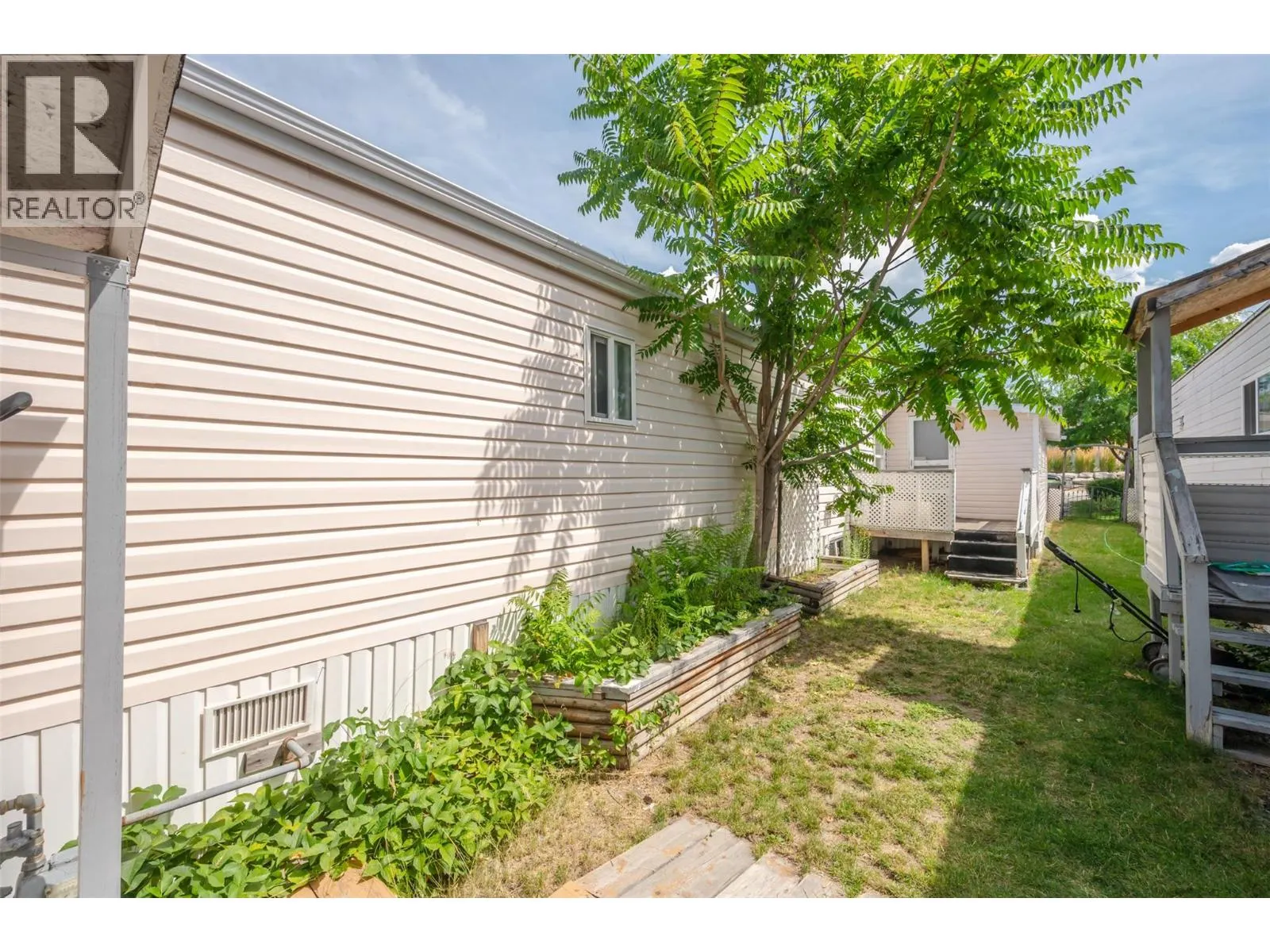 4505 MCLEAN CREEK Road Unit# F22