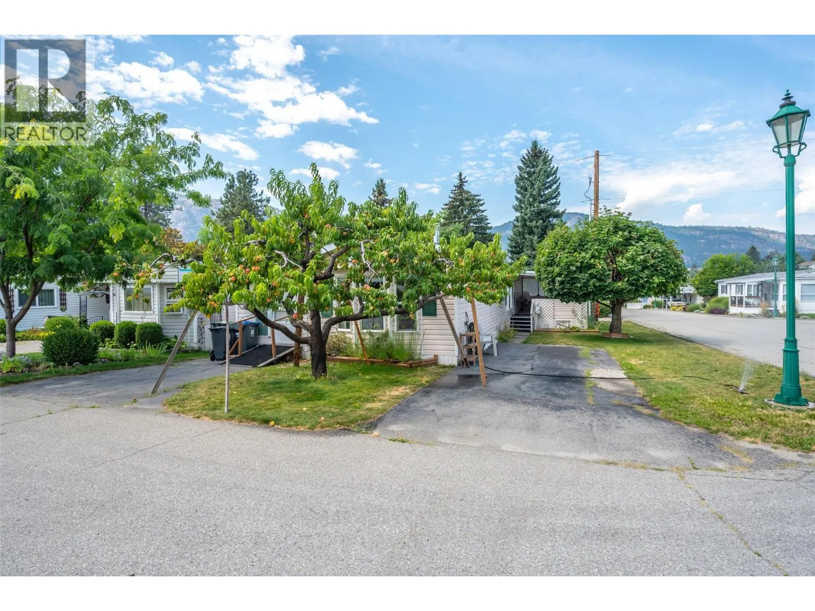 4505 MCLEAN CREEK Road Unit# F22