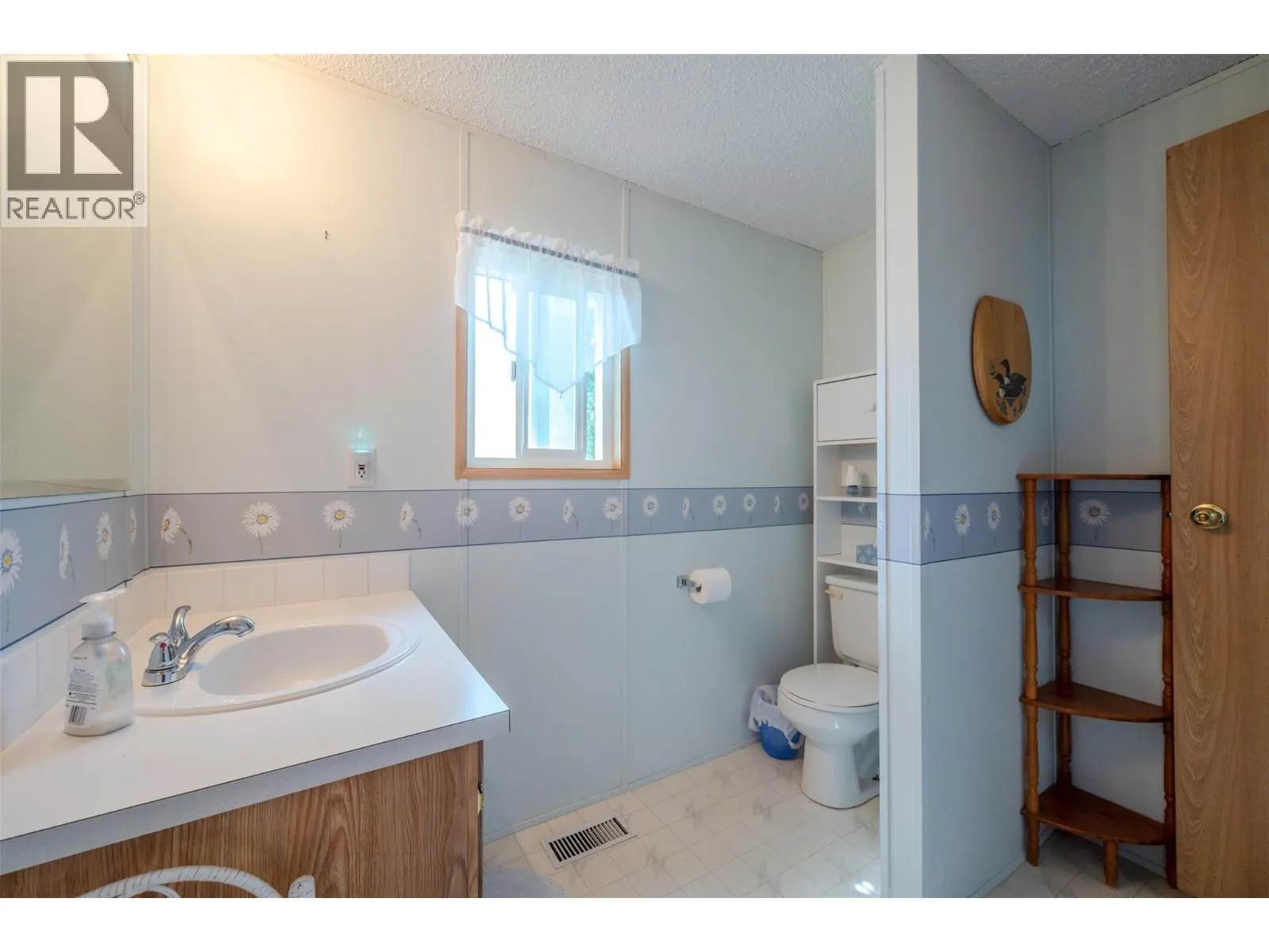 4505 MCLEAN CREEK Road Unit# F22