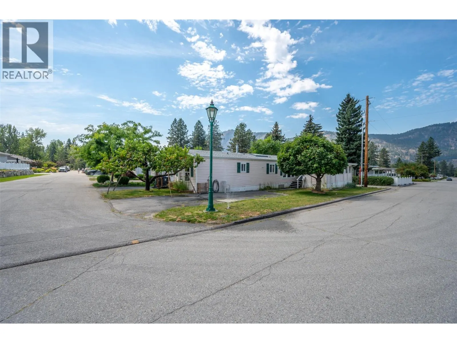 4505 MCLEAN CREEK Road Unit# F22