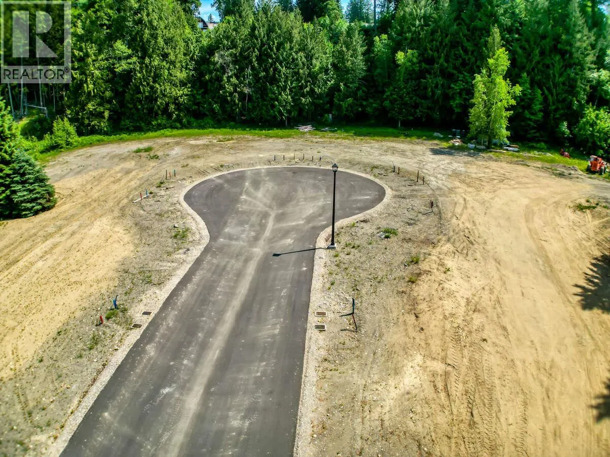 SL 2, 4-1445 Illecillewaet Road