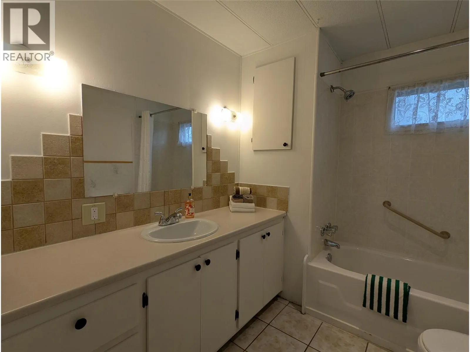 3535 Casorso Road Unit# 40