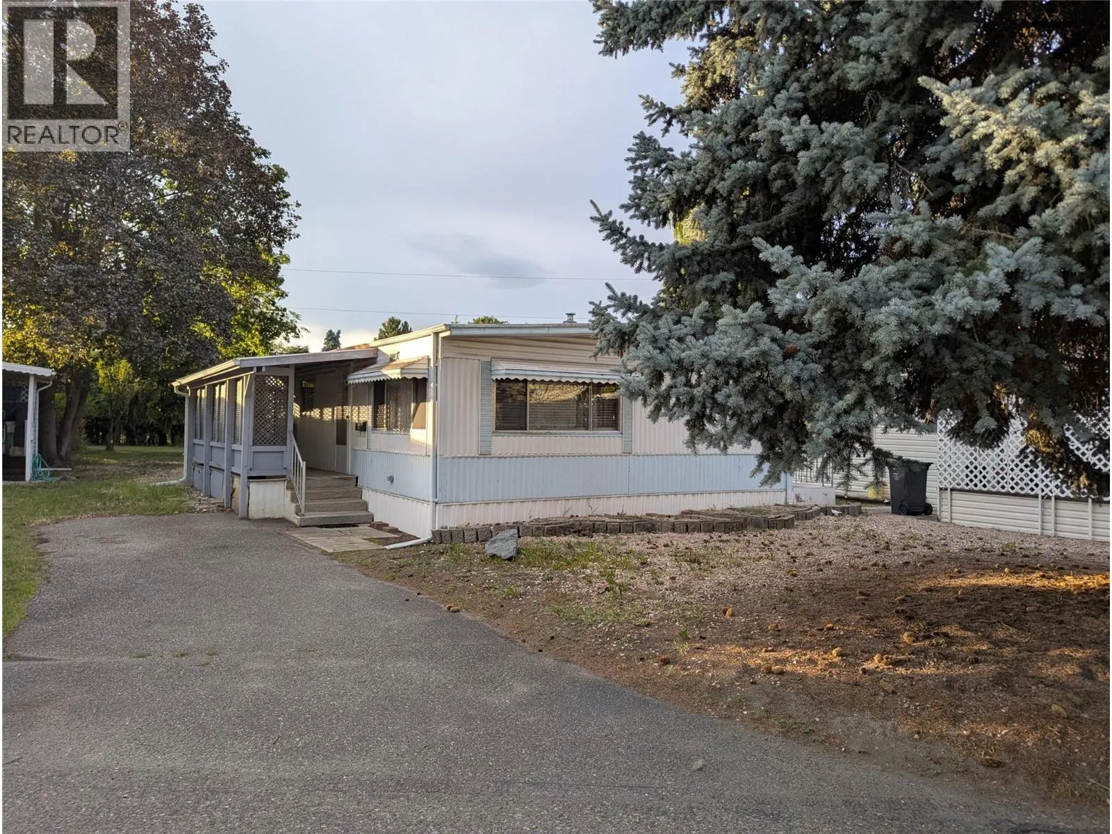 3535 Casorso Road Unit# 40