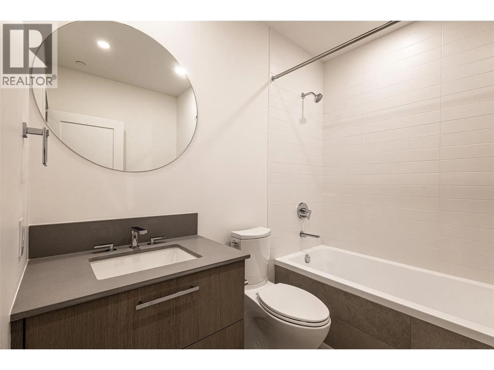 3389 LAKESHORE Road Unit# 312 Lot# 35