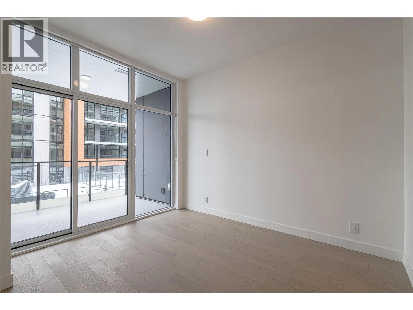 3389 LAKESHORE Road Unit# 312 Lot# 35