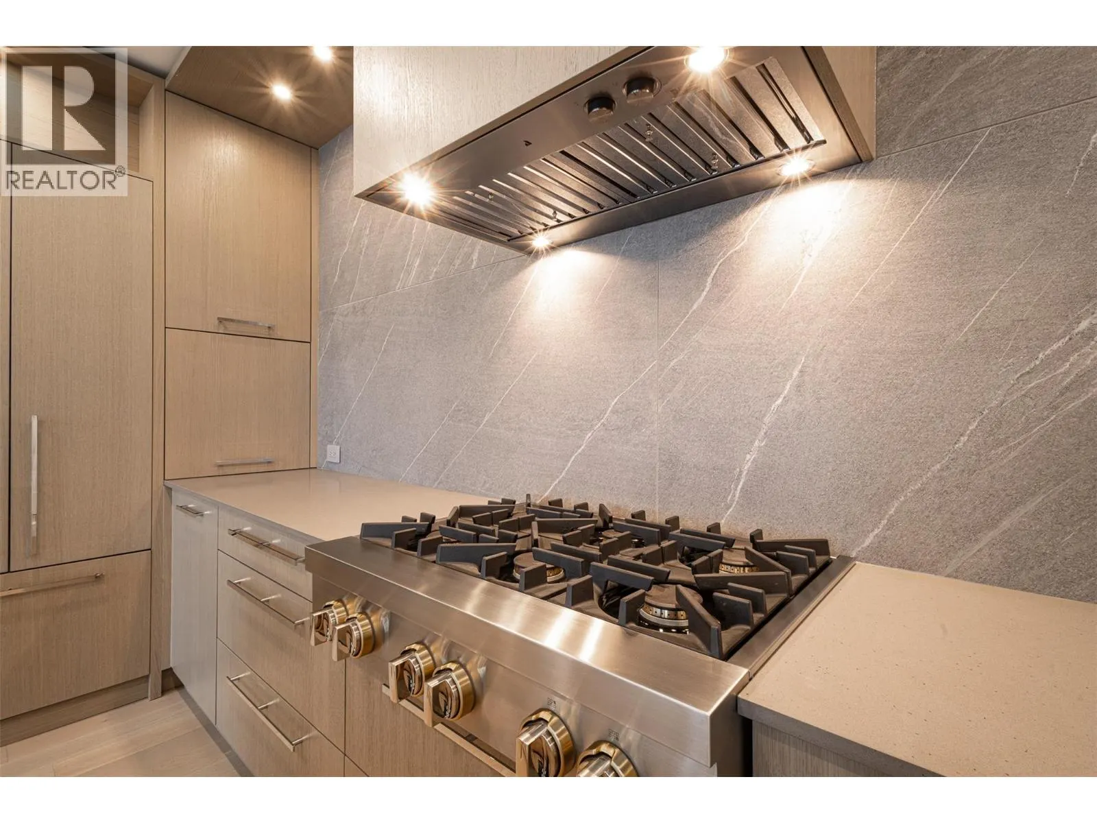 3389 LAKESHORE Road Unit# 312 Lot# 35