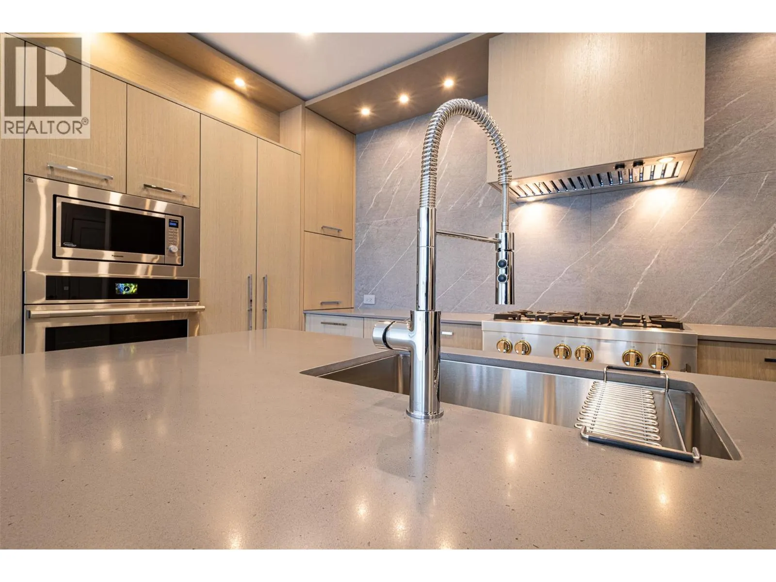 3389 LAKESHORE Road Unit# 312 Lot# 35