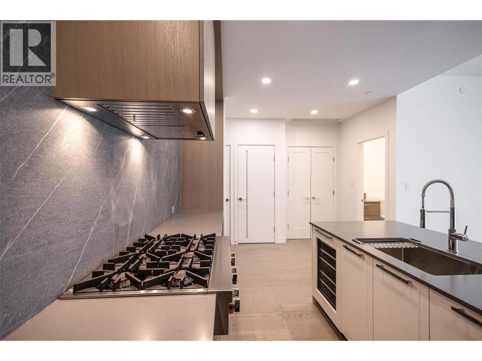 3389 LAKESHORE Road Unit# 312 Lot# 35