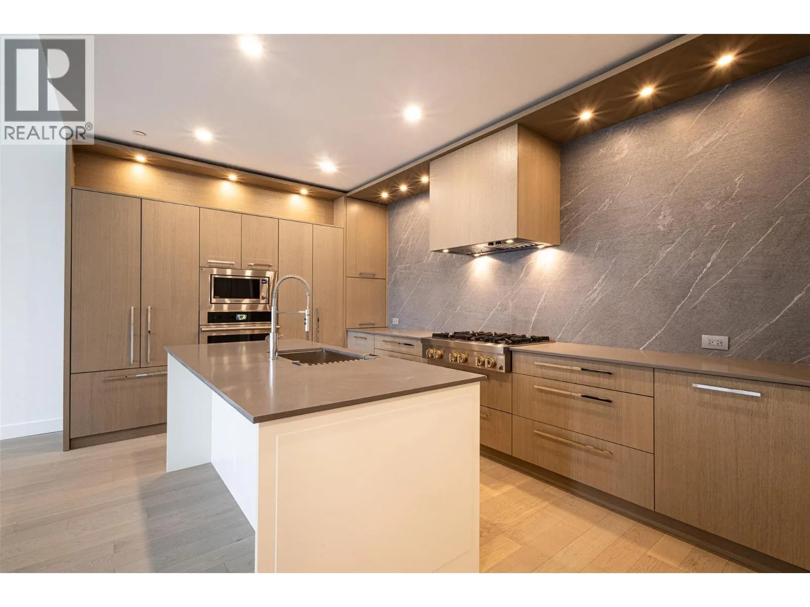 3389 LAKESHORE Road Unit# 312 Lot# 35