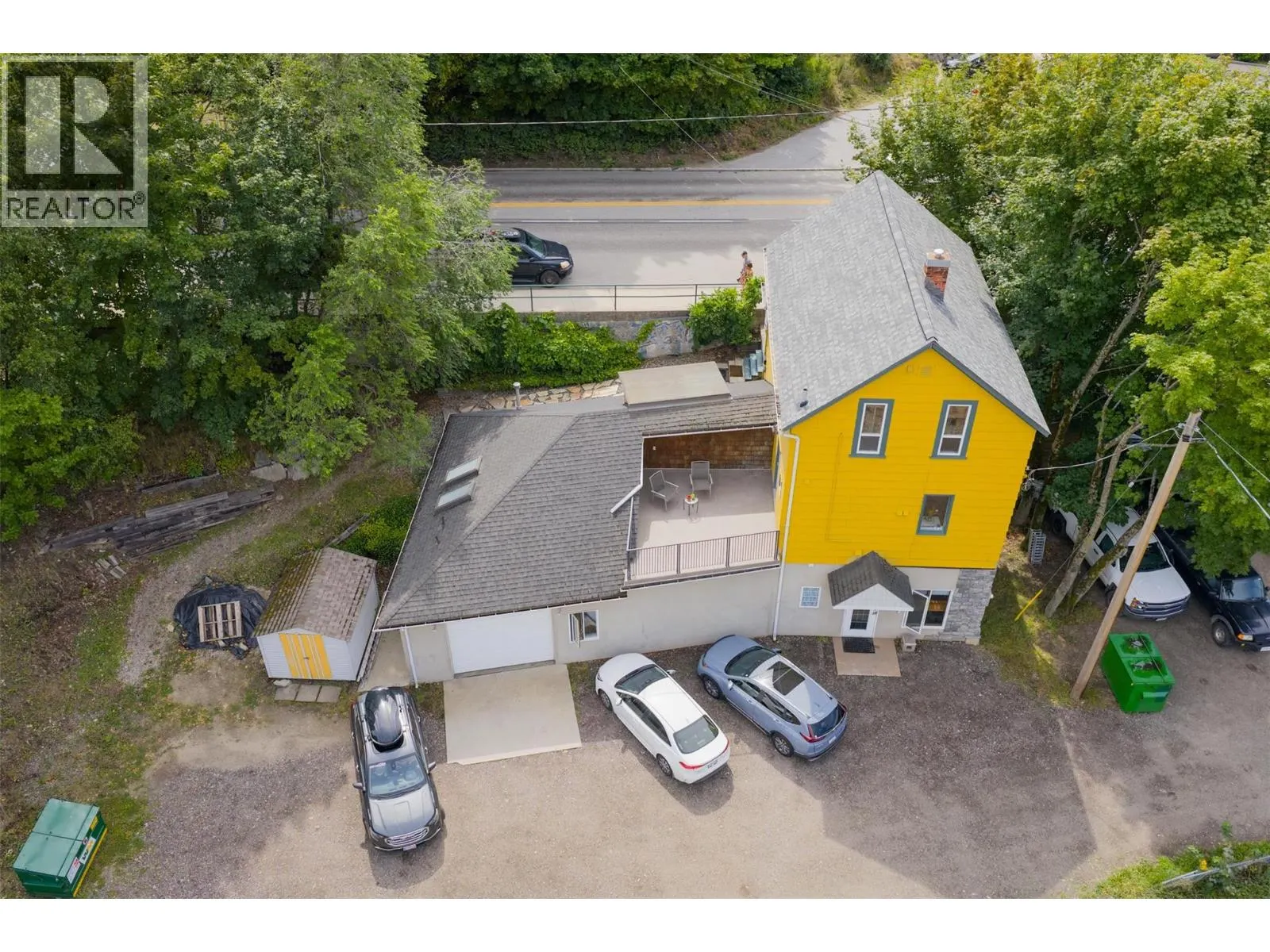 915 FRONT Street