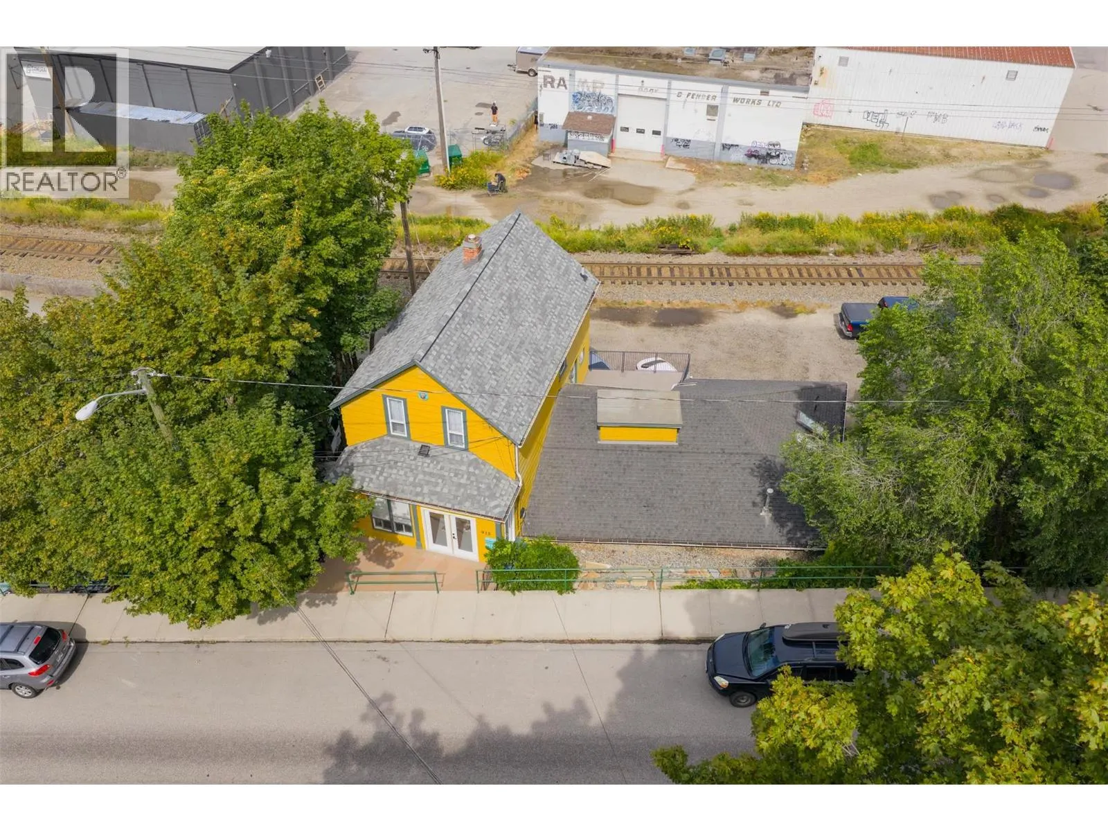 915 FRONT Street