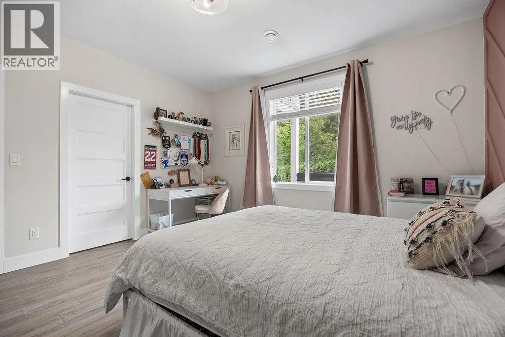 20 15th Avenue SE