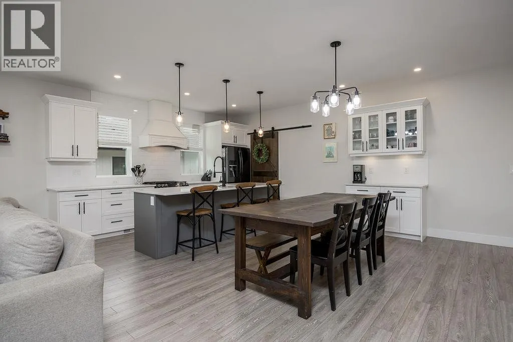 20 15th Avenue SE