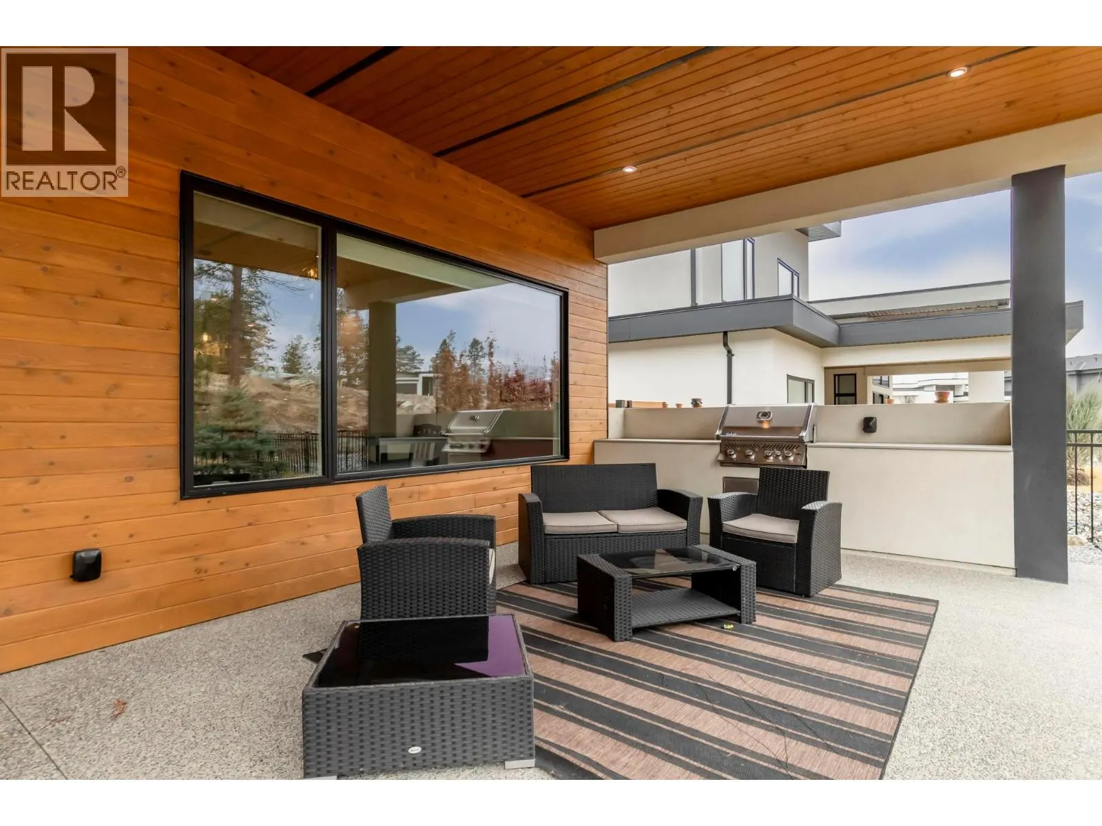10245 Beacon Hill Drive