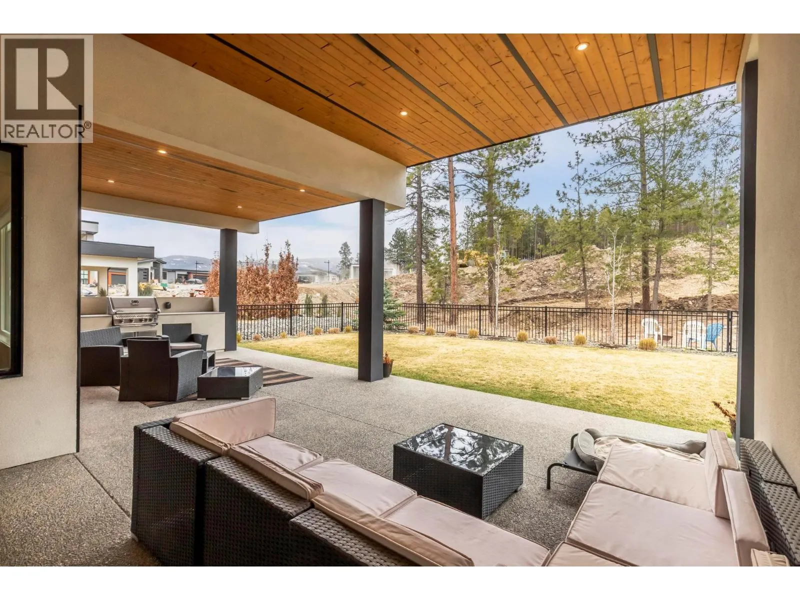 10245 Beacon Hill Drive