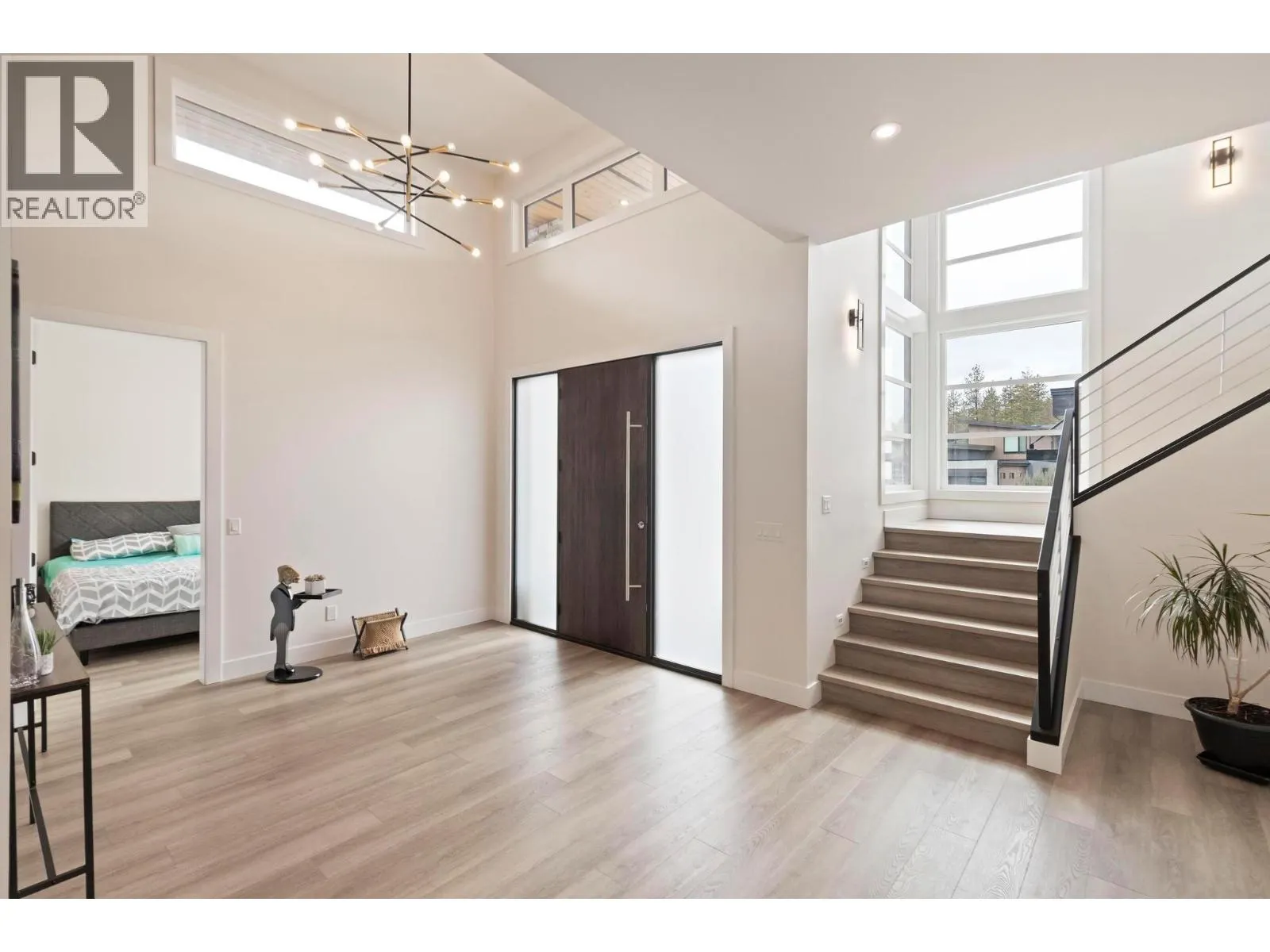 10245 Beacon Hill Drive