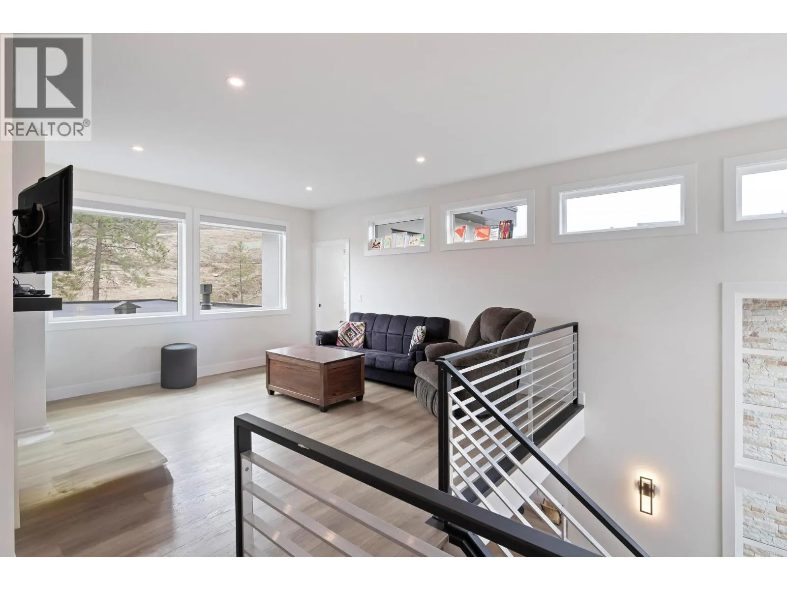 10245 Beacon Hill Drive