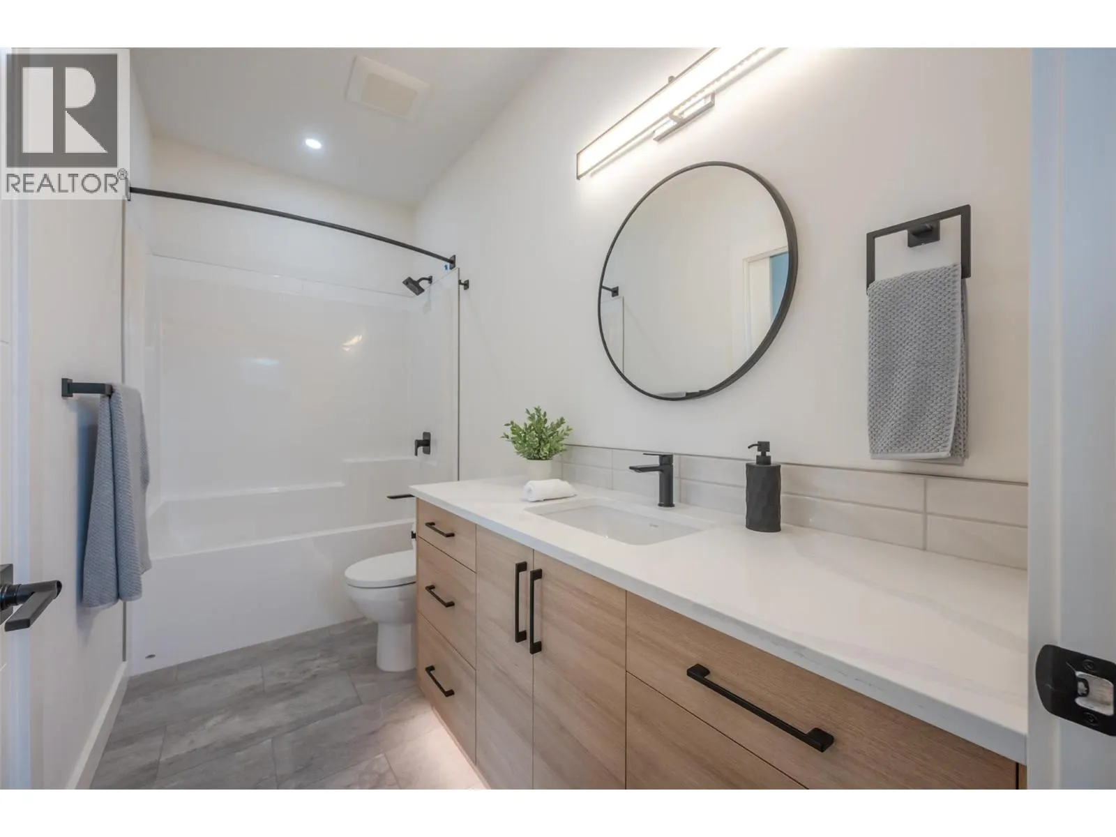 770 Argyle Street Unit# 105