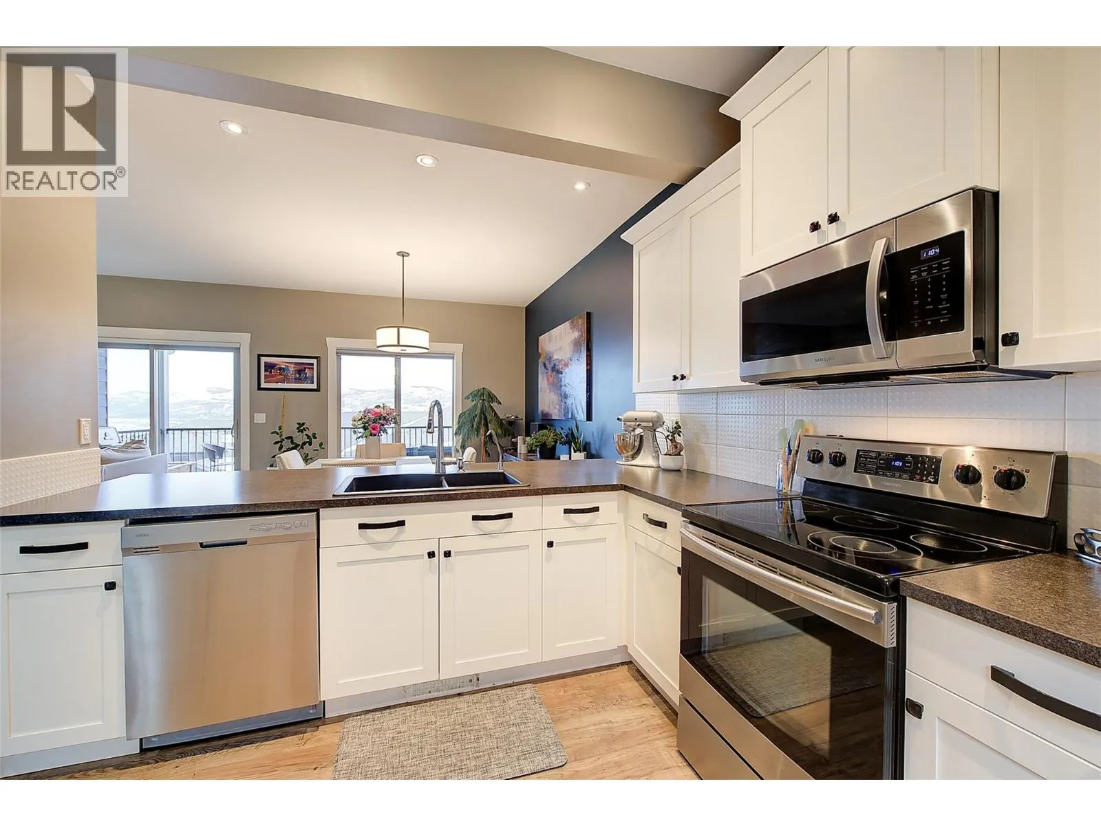 1040 Mt Revelstoke Place Unit# 20