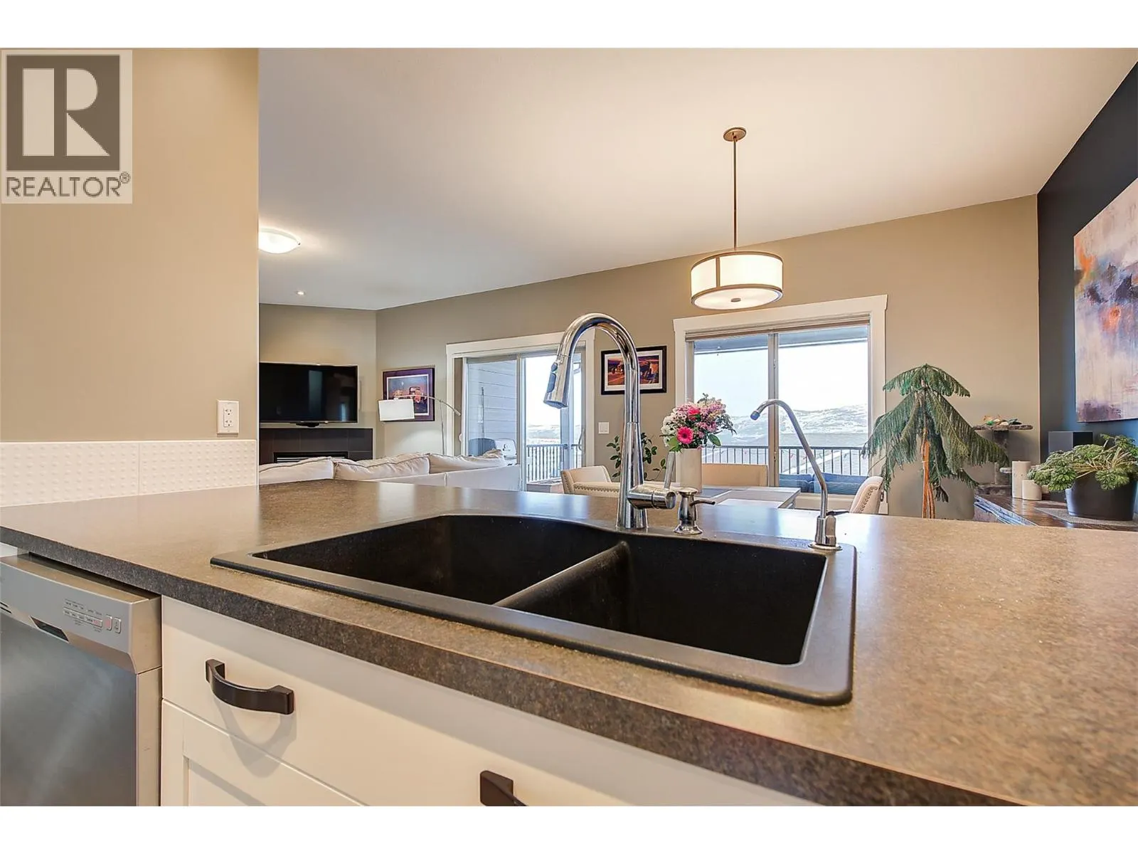 1040 Mt Revelstoke Place Unit# 20