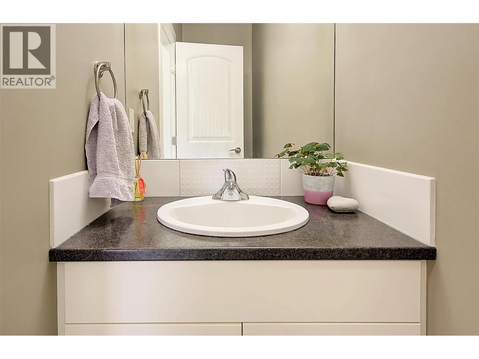 1040 Mt Revelstoke Place Unit# 20