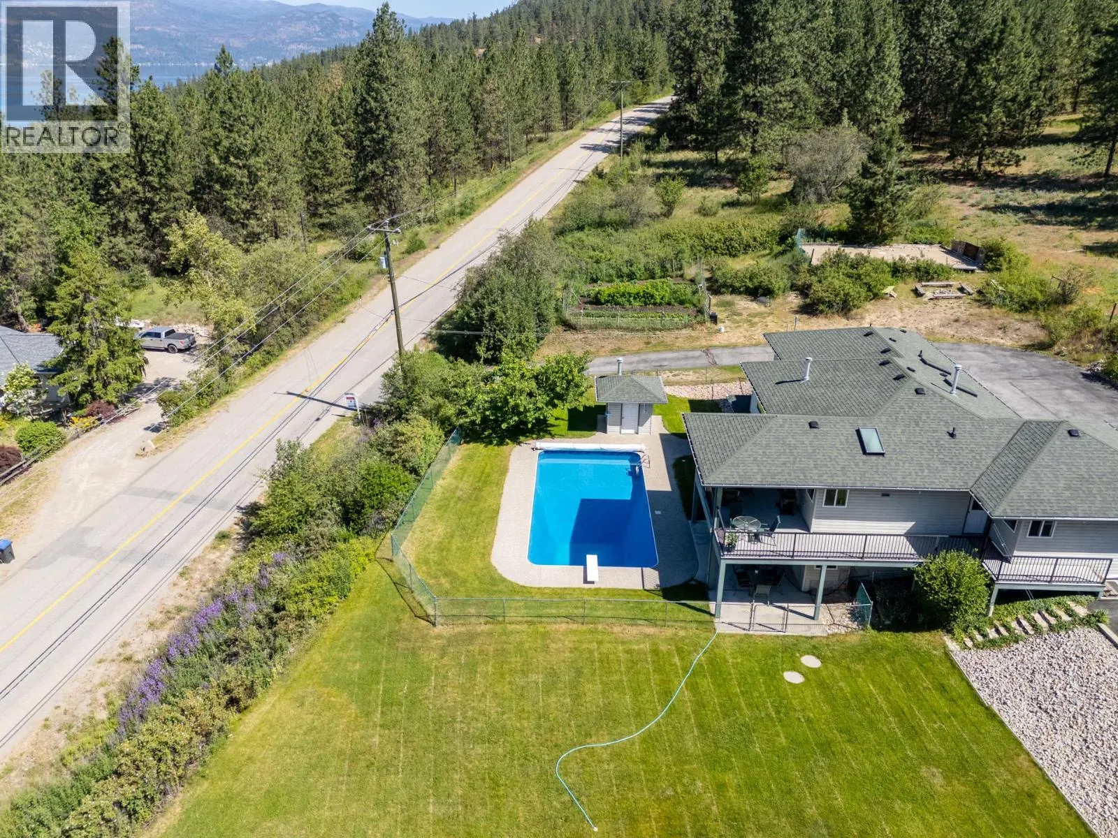 16865 COMMONAGE Road