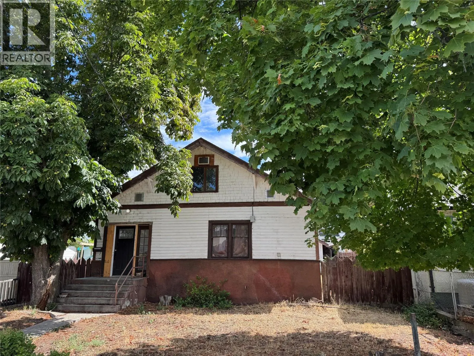 468 Van horne Street