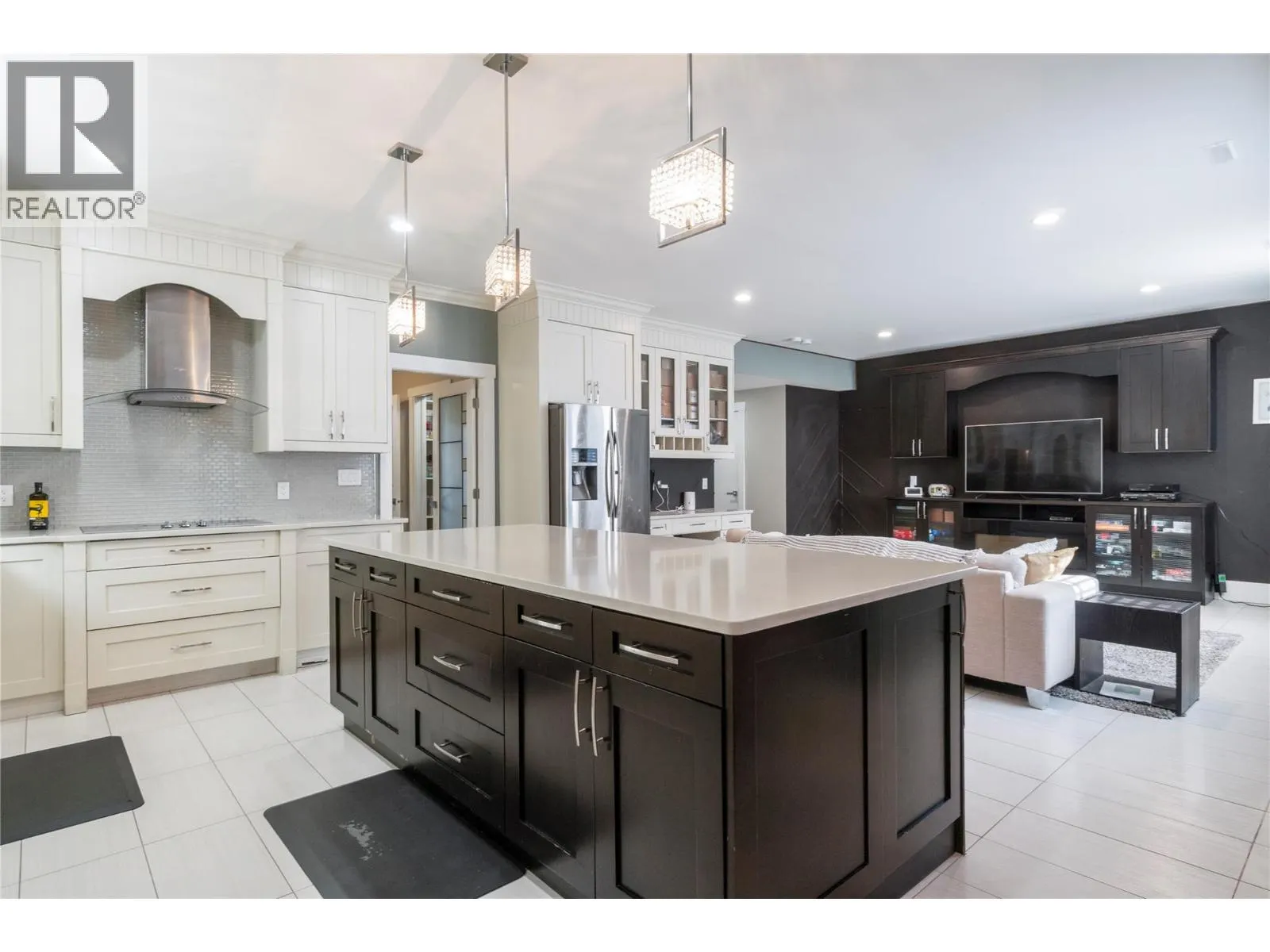 1180 Shuswap Street SE