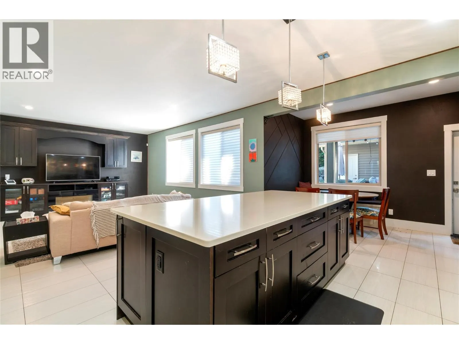 1180 Shuswap Street SE