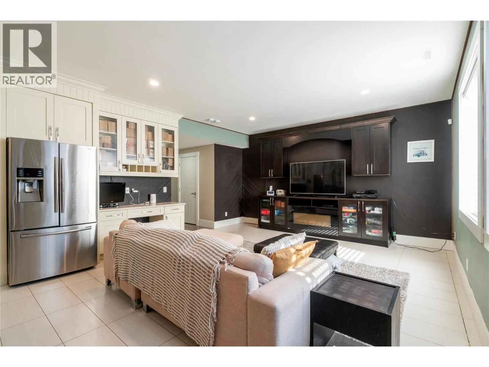 1180 Shuswap Street SE