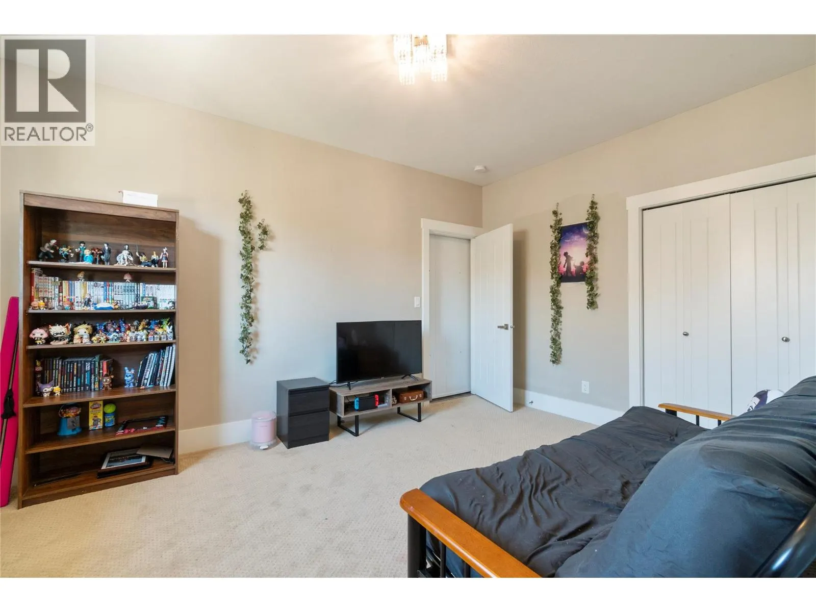 1180 Shuswap Street SE