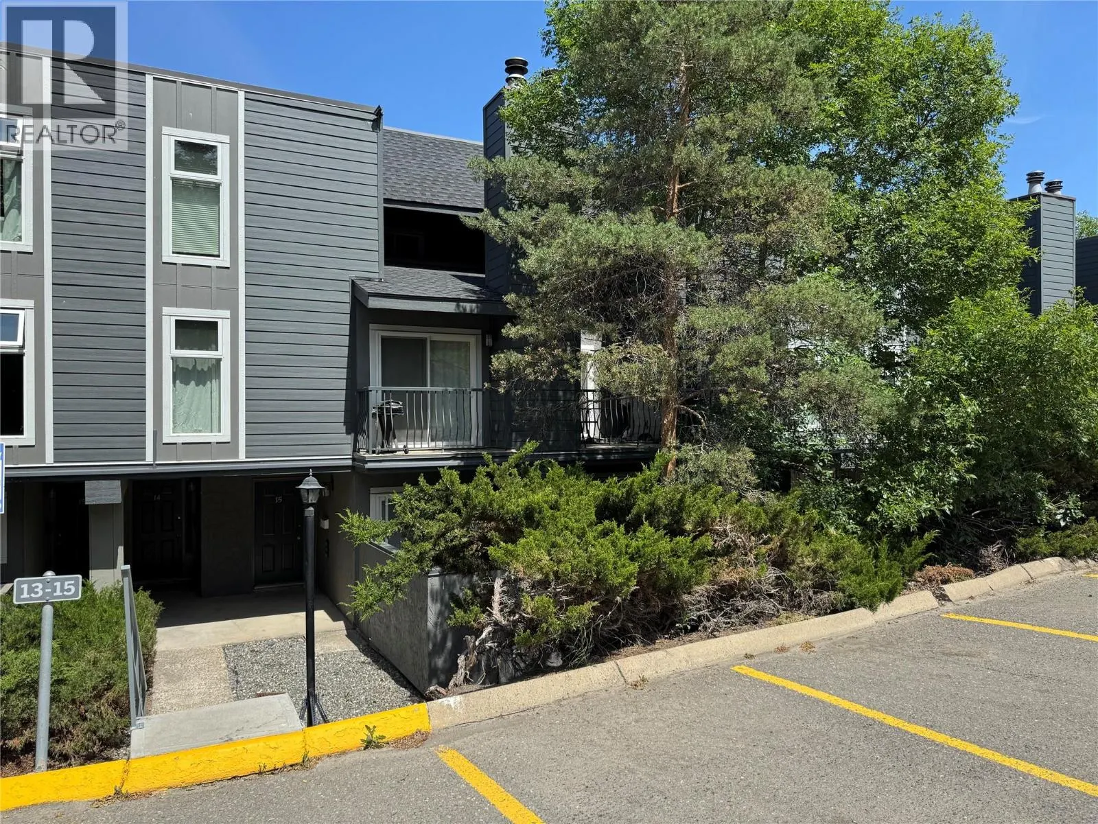 1221 HUGH ALLAN Drive Unit# 14