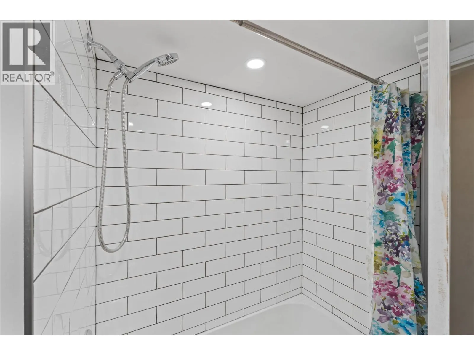 1221 HUGH ALLAN Drive Unit# 14