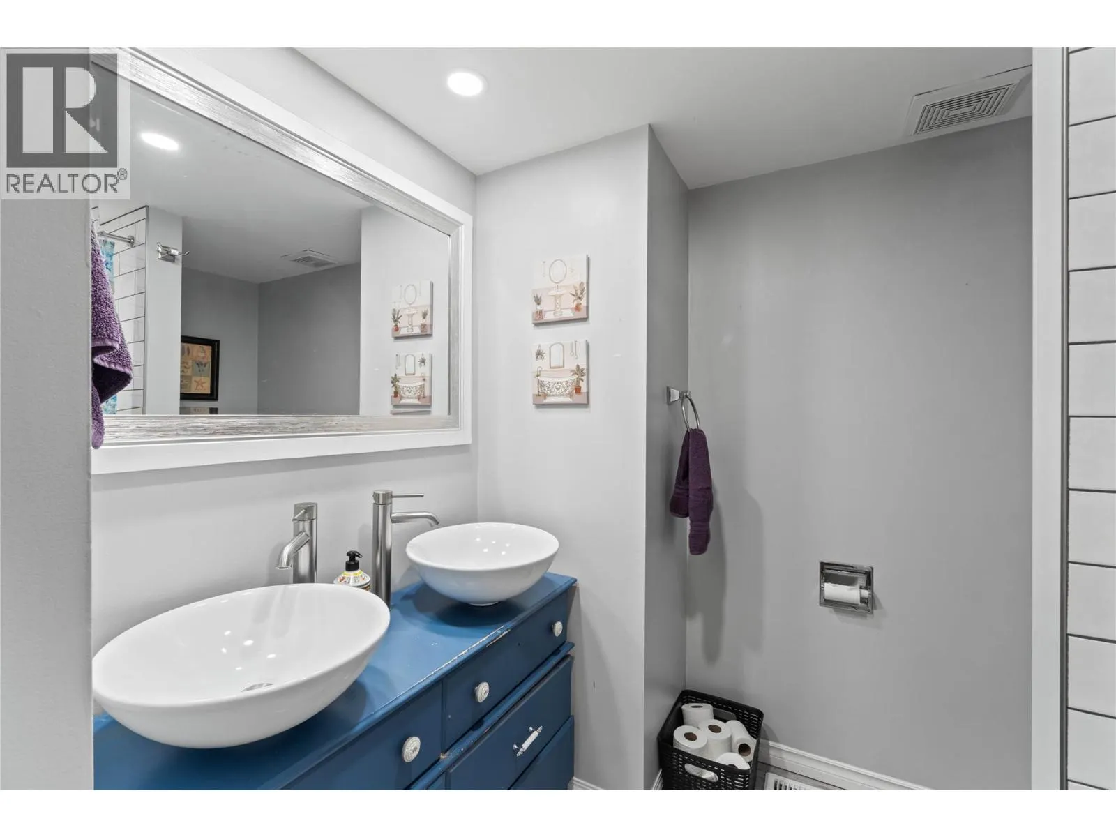 1221 HUGH ALLAN Drive Unit# 14