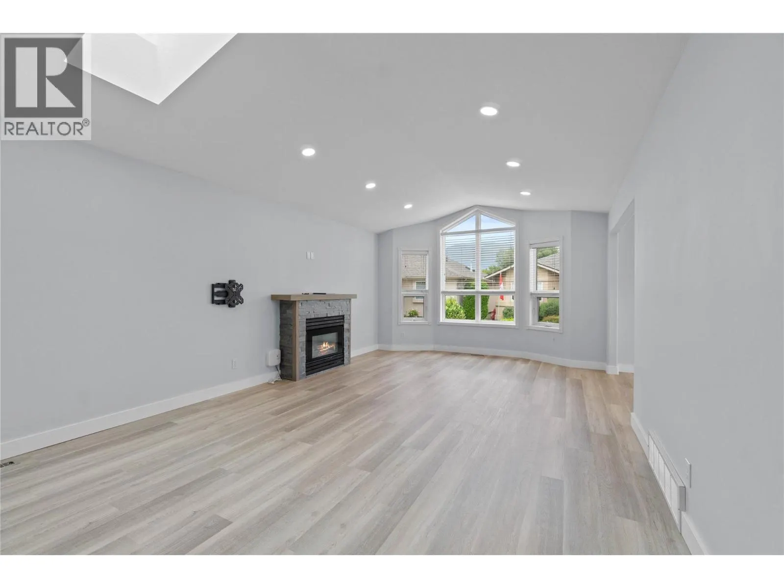350 Hudson Street NW Unit# 3
