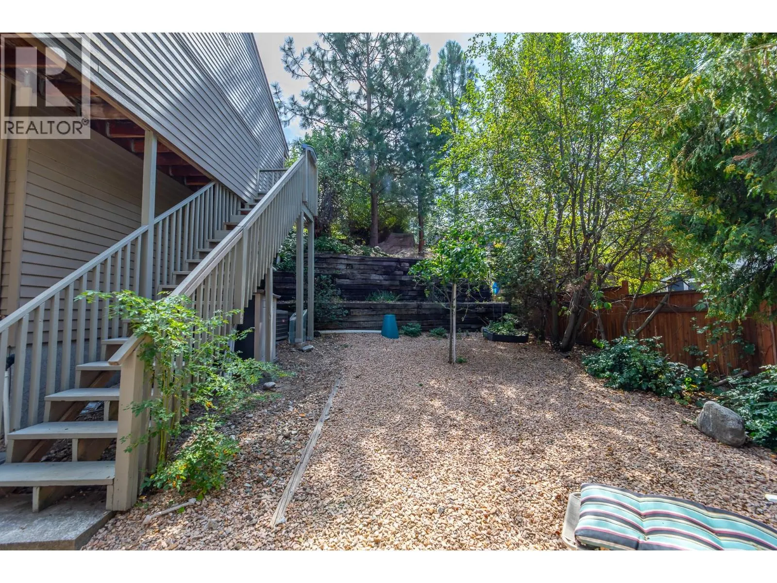 186 DEWDNEY Crescent