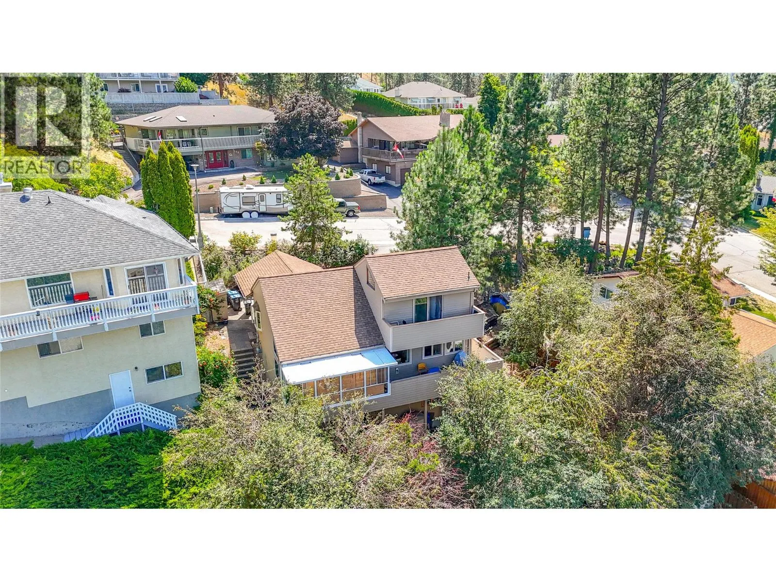 186 DEWDNEY Crescent
