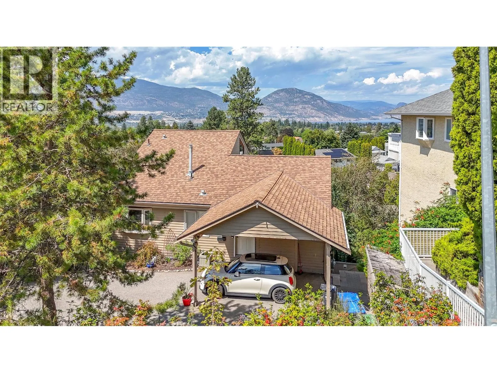 186 DEWDNEY Crescent