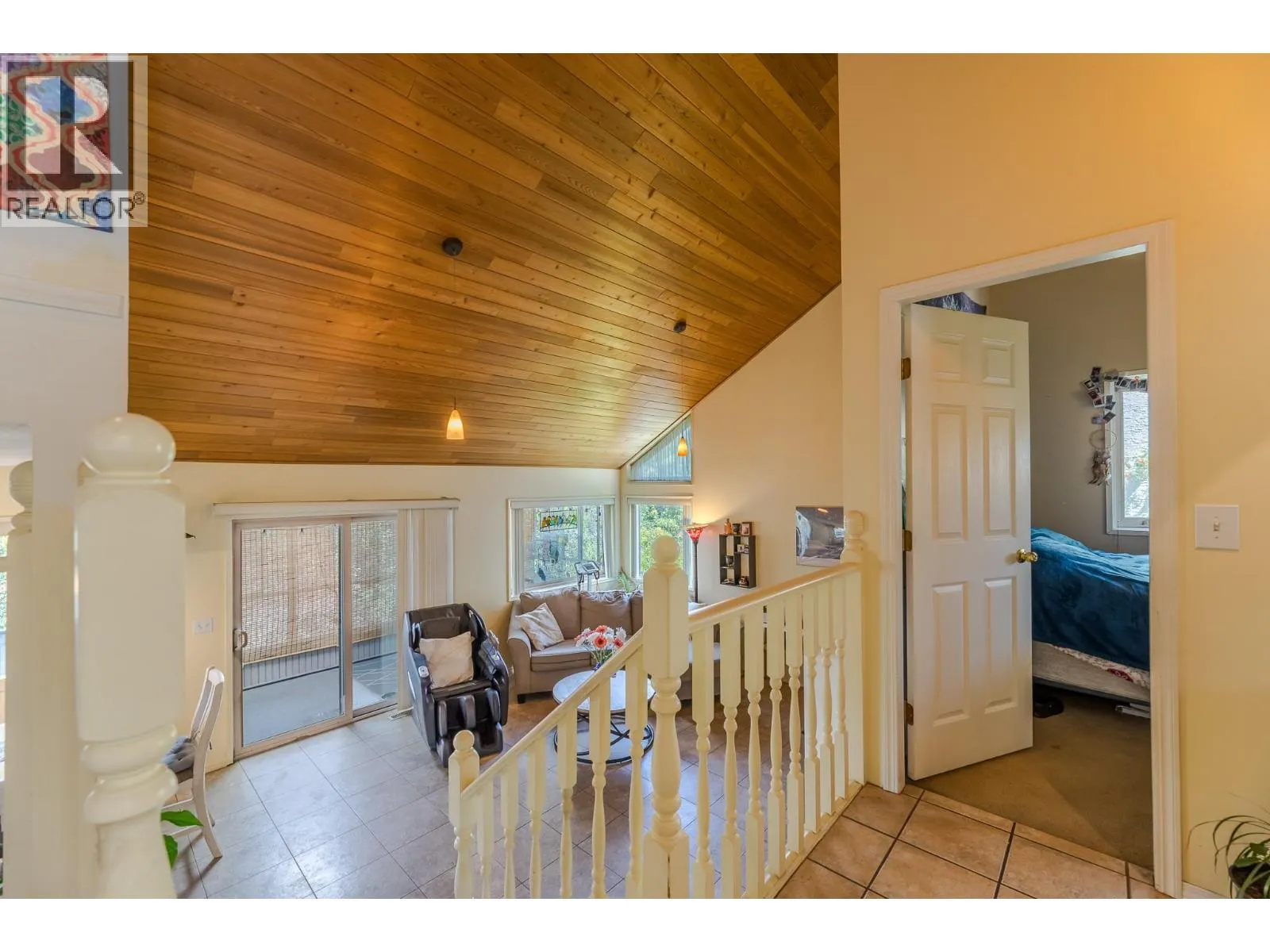 186 DEWDNEY Crescent
