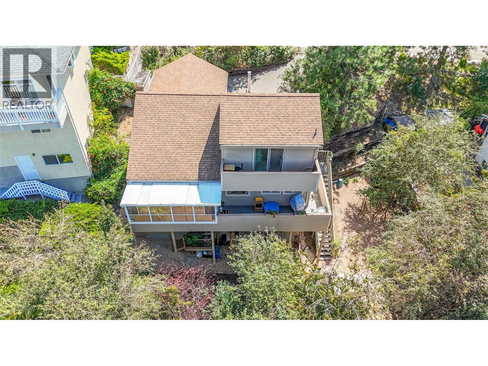 186 DEWDNEY Crescent