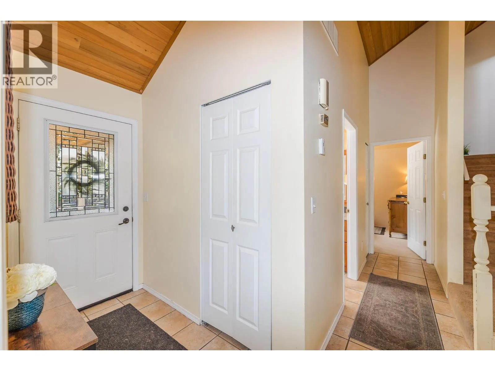 186 DEWDNEY Crescent