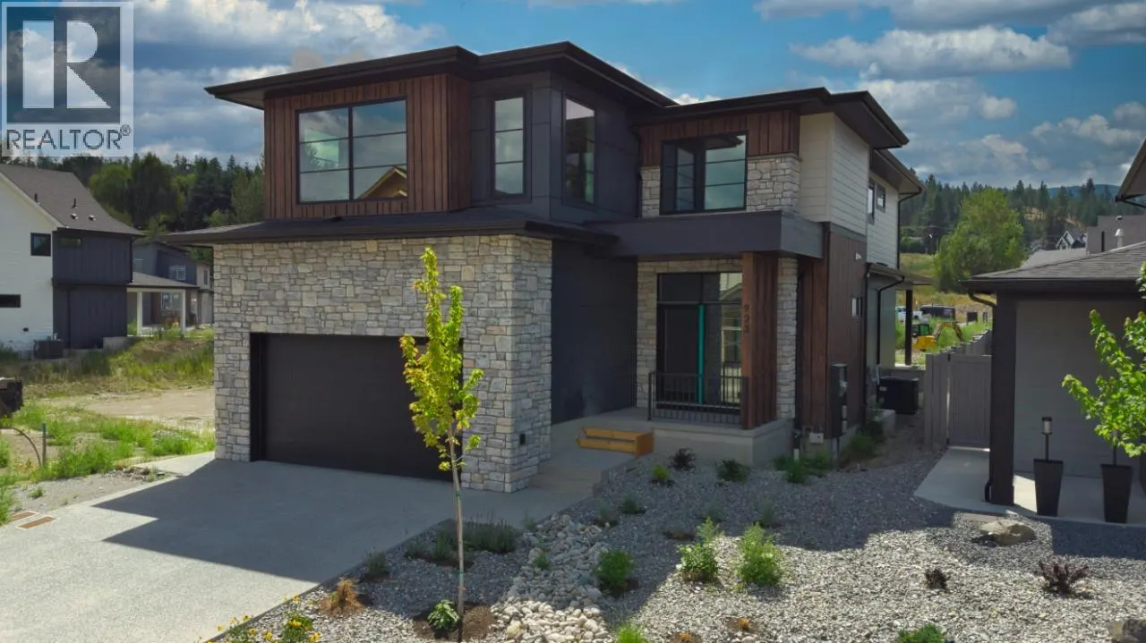 925 Bull Crescent