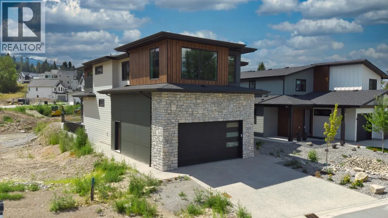 925 Bull Crescent