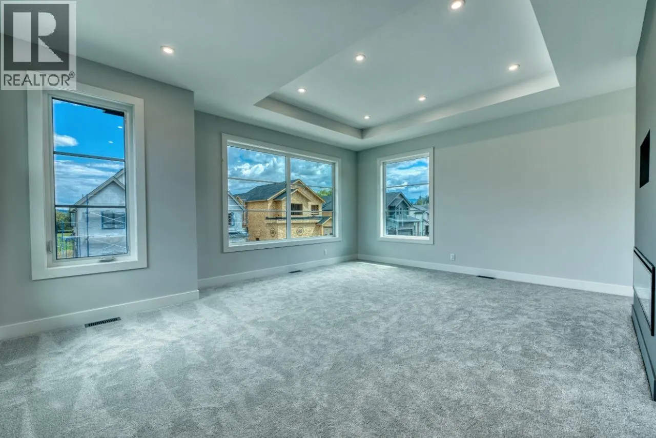 925 Bull Crescent