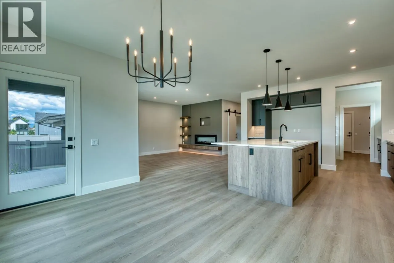 925 Bull Crescent